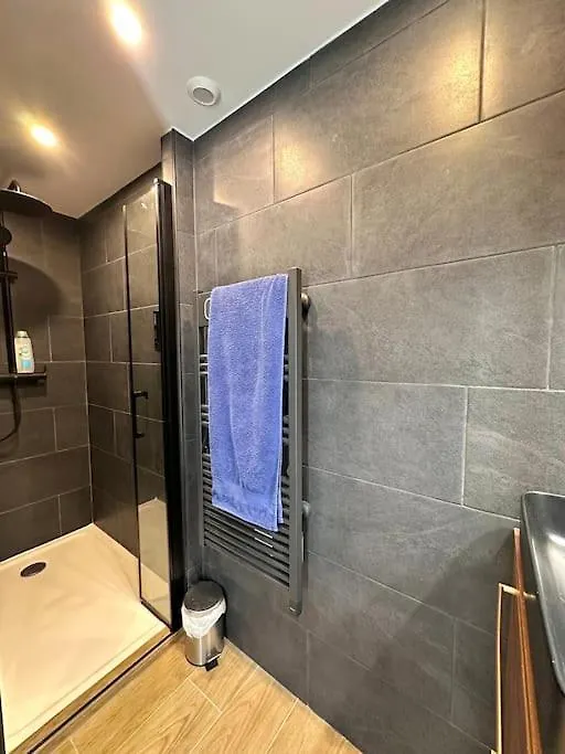Maisonnette 3 Pieces, 2 Chambres Villejuif Apartment