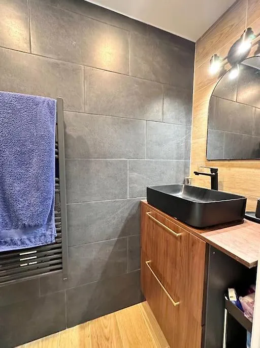 Maisonnette 3 Pieces, 2 Chambres Villejuif 0*,